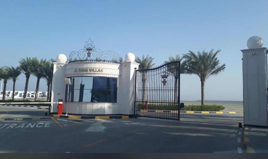 Al Dana Sea View Villa Fujairah Bagian luar foto