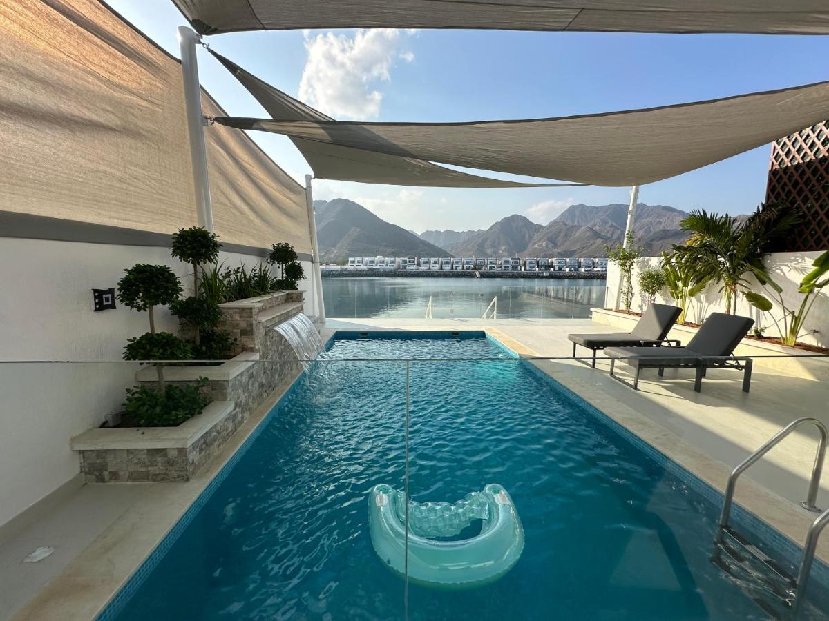 Al Dana Sea View Villa Fujairah Bagian luar foto