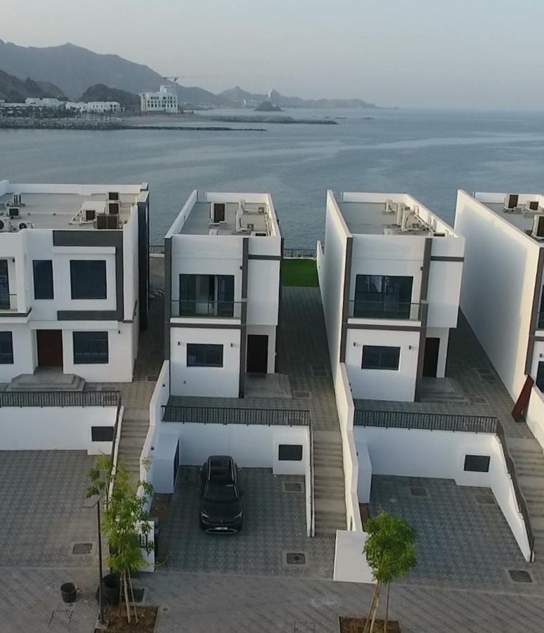 Al Dana Sea View Villa Fujairah Bagian luar foto