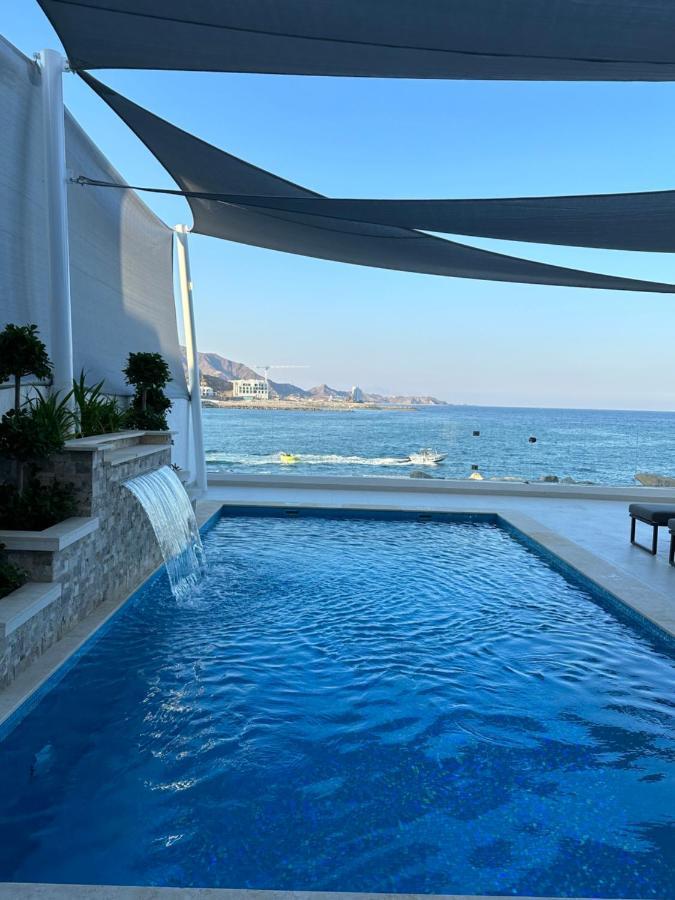 Al Dana Sea View Villa Fujairah Bagian luar foto