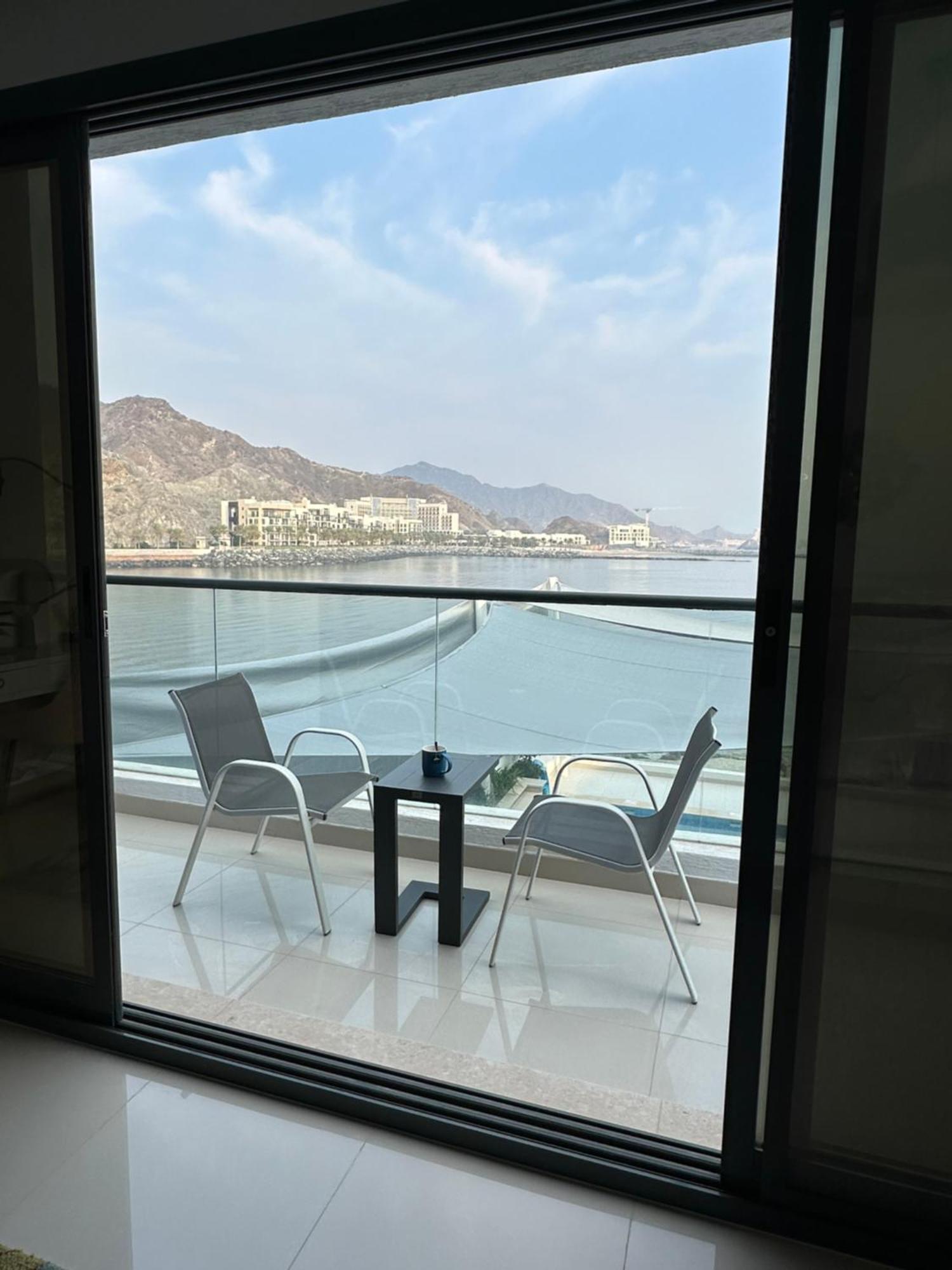 Al Dana Sea View Villa Fujairah Bagian luar foto