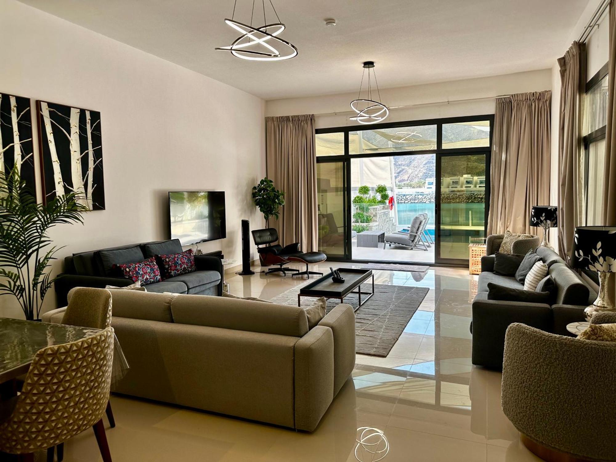 Al Dana Sea View Villa Fujairah Bagian luar foto