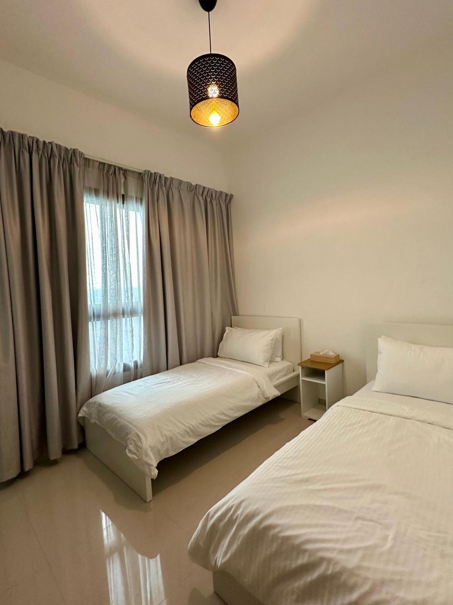 Al Dana Sea View Villa Fujairah Bagian luar foto